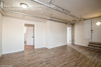 5419 W Montrose Ave, Unit GDN in Chicago, IL - Foto de edificio - Building Photo
