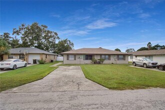 5607 Struthers Ct in Winter Haven, FL - Building Photo - Building Photo