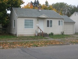 521-531 Gerth Ave NW in Salem, OR - Building Photo