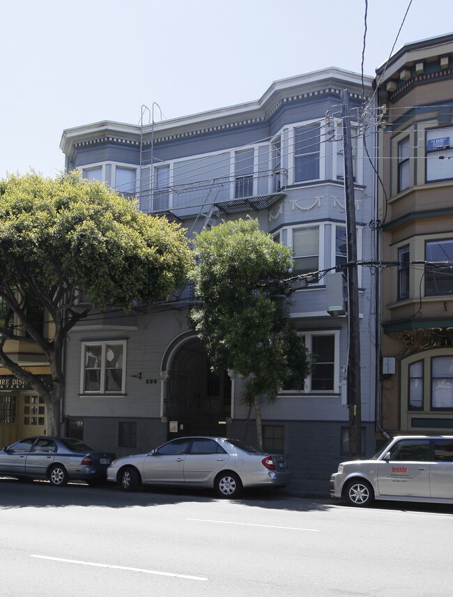 235 Oak St in San Francisco, CA - Foto de edificio - Building Photo