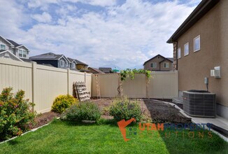 10946 Kelso Dune Dr in South Jordan, UT - Foto de edificio - Building Photo