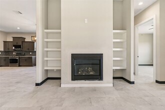 208 Silverleaf Rd in Sweeny, TX - Foto de edificio - Building Photo