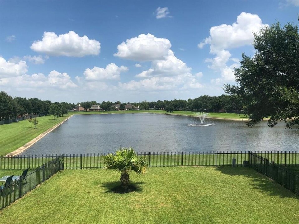 10406 Marble Crest Dr in Houston, TX - Building Photo