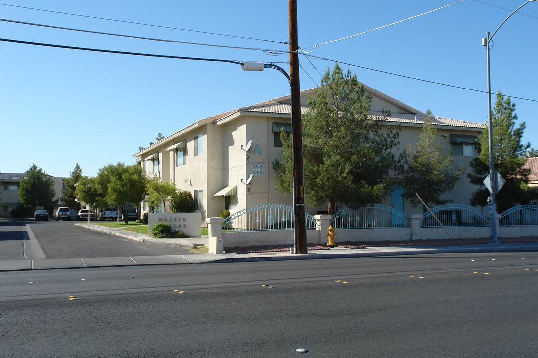 1355 S Mojave Rd in Las Vegas, NV - Building Photo