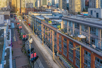 1055 Mainland St in Vancouver, BC - Building Photo - Building Photo