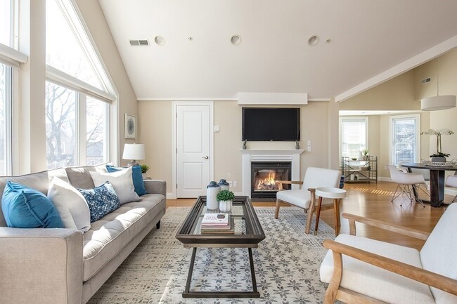 82 Pearson Ave, Unit 3