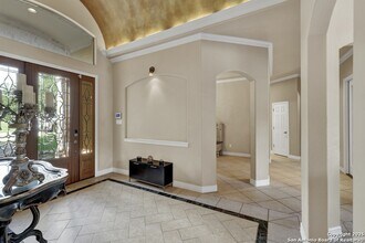 9752 Trophy Oaks Dr in Garden Ridge, TX - Foto de edificio - Building Photo