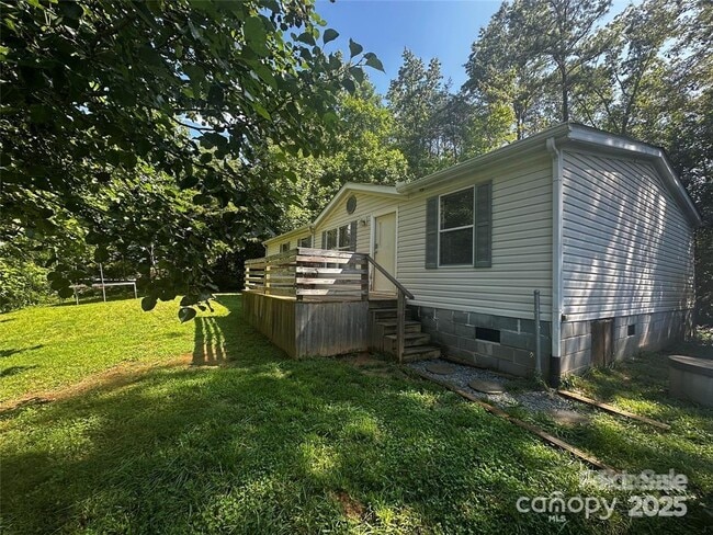 property at 584 Ebenezer Rd