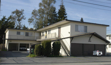 515 Harris Rd in Hayward, CA - Building Photo - Building Photo