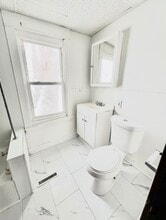 65 Euclid Ave, Unit 3 in Buffalo, NY - Foto de edificio - Building Photo