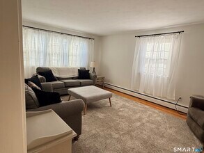 24 Dean Dr in New Britain, CT - Building Photo - Building Photo