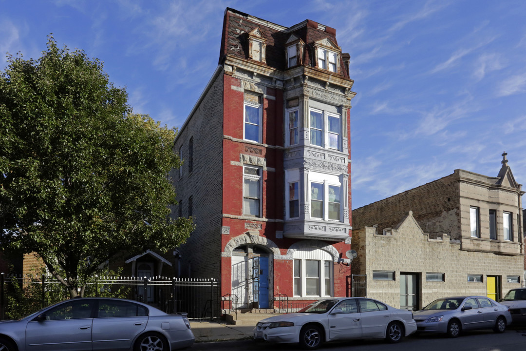 2136 W 21st St in Chicago, IL - Building Photo