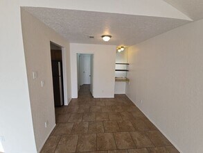 1318 Marlton St in San Marcos, TX - Foto de edificio - Building Photo