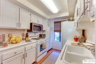 2170 S Palm Canyon Dr in Palm Springs, CA - Foto de edificio - Building Photo