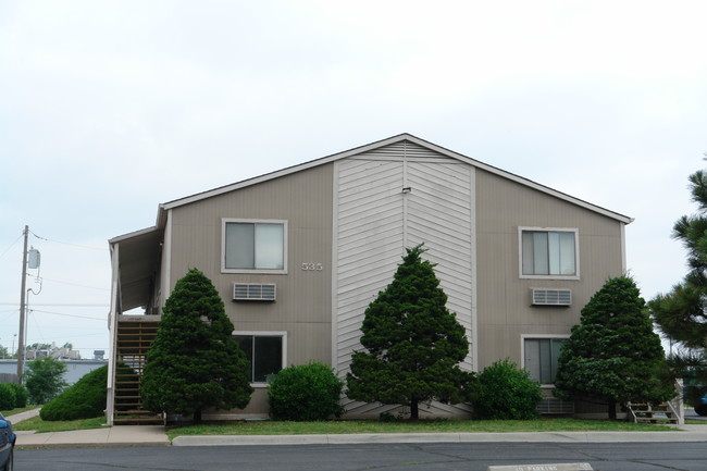 Williamsburg Square West in Wichita, KS - Foto de edificio - Building Photo