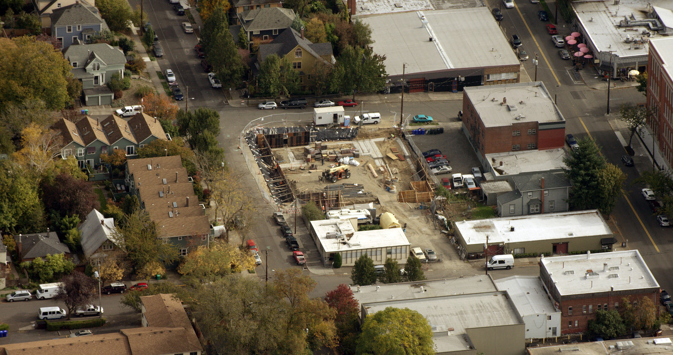 The Whitney in Portland, OR - Building Photo