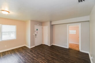 2844 Myra St in Jacksonville, FL - Foto de edificio - Building Photo