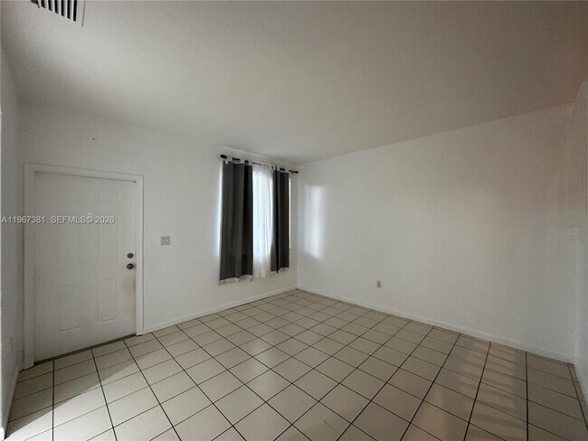 2615 SE 15th Pl in Homestead, FL - Building Photo - Building Photo