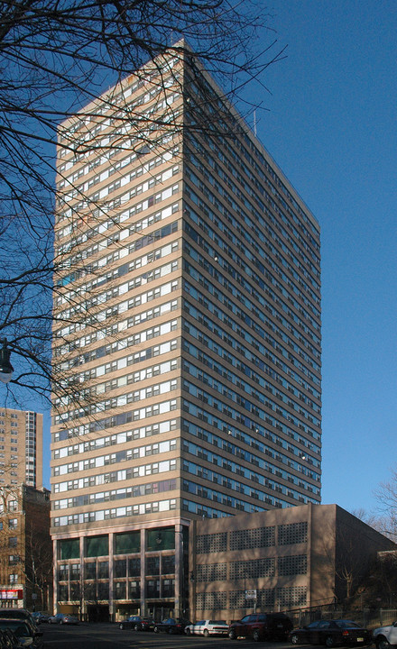 Zion Towers in Newark, NJ - Building Photo