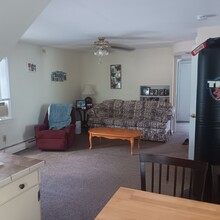 21 Mott Hill Rd, Unit 2 in East Hampton, CT - Building Photo - Building Photo