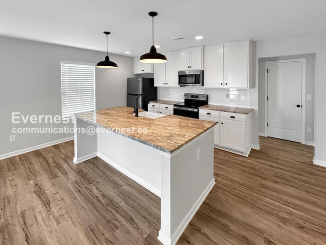 322 Fenrose Dr in Harvest, AL - Building Photo - Building Photo