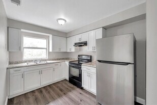 7009 S Mascotte St in Tampa, FL - Building Photo