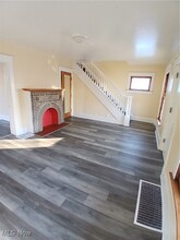 300 Austin Ave NW in Warren, OH - Foto de edificio - Building Photo