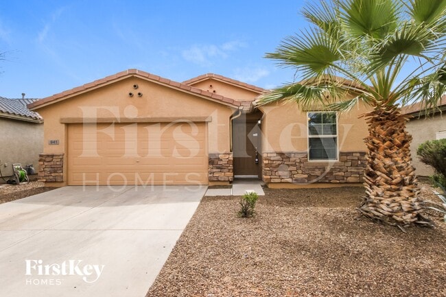 property at 941 E Leslie Ave