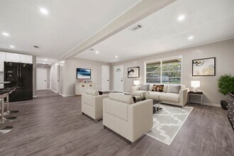 110 W Pine St in Daisetta, TX - Building Photo - Building Photo