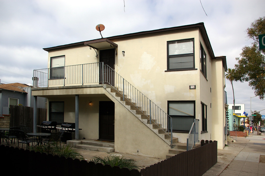 732-734 Ostend in San Diego, CA - Building Photo