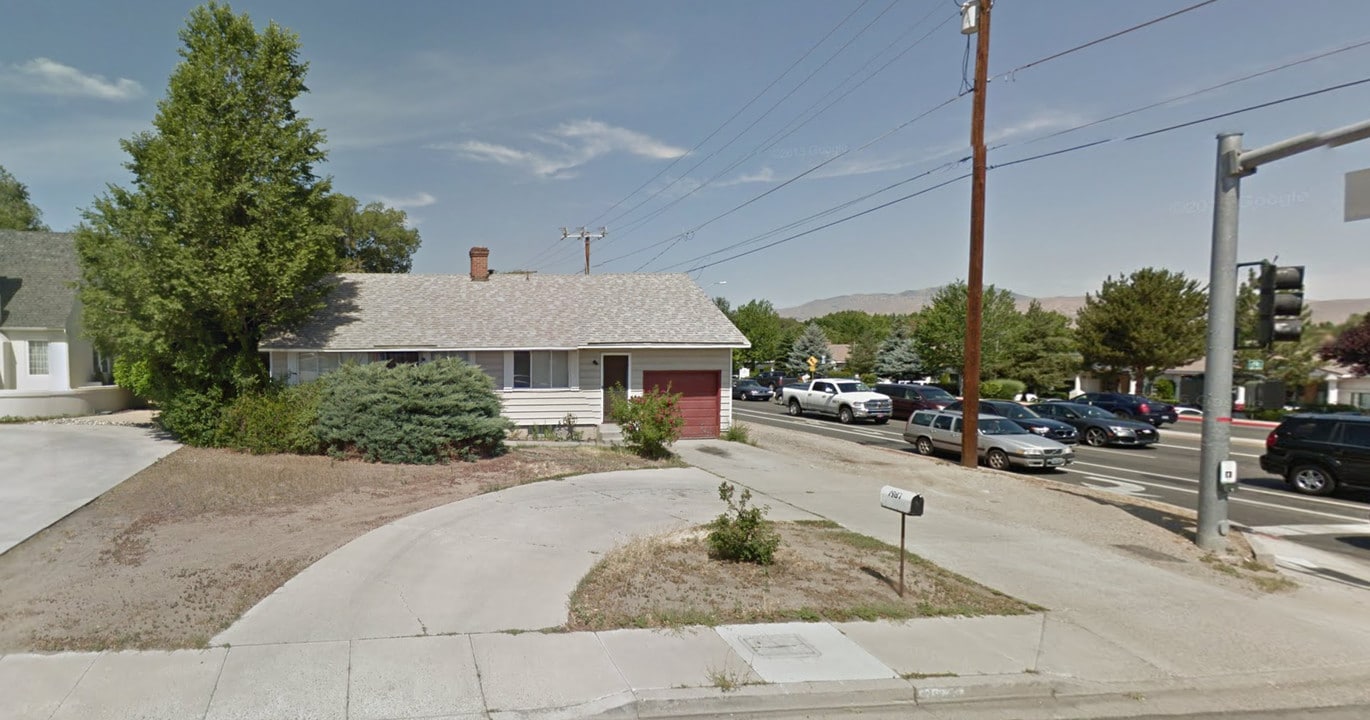 1987 Plumas in Reno, NV - Foto de edificio