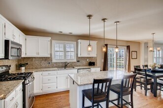 4035 Schillinger Dr in Naperville, IL - Building Photo - Building Photo