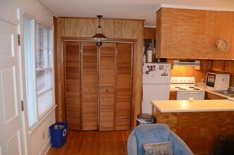 210 Westview Dr in Athens, GA - Building Photo - Building Photo