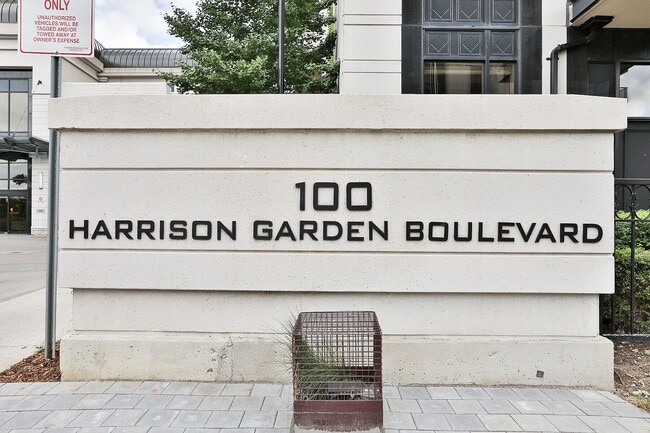 100 Harrison Garden Blvd in Toronto, ON - Building Photo - Building Photo