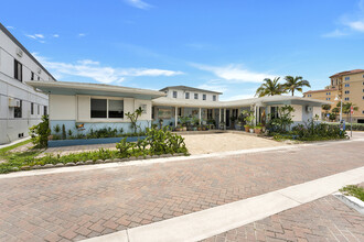 3220 N Surf Rd in Hollywood, FL - Building Photo - Building Photo