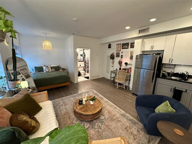 1244 Pennsylvania Ave in Miami Beach, FL - Building Photo - Building Photo