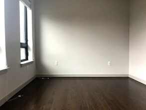 45 Marion St, Unit 302 in Brookline, MA - Foto de edificio - Building Photo