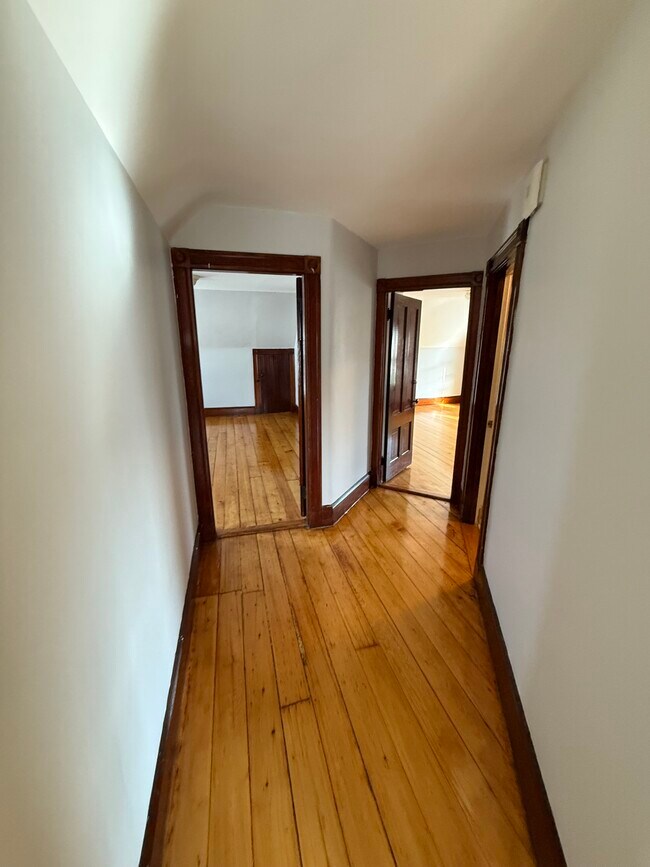 68 Willow Ave, Unit 2 in Somerville, MA - Building Photo - Building Photo