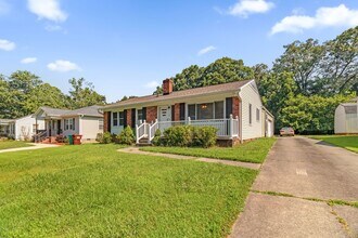 1125 Countryside Dr in High Point, NC - Building Photo - Building Photo
