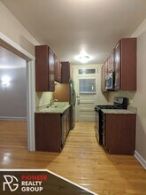 4901 N Hoyne Ave, Unit 2100-E1 in Chicago, IL - Foto de edificio - Building Photo