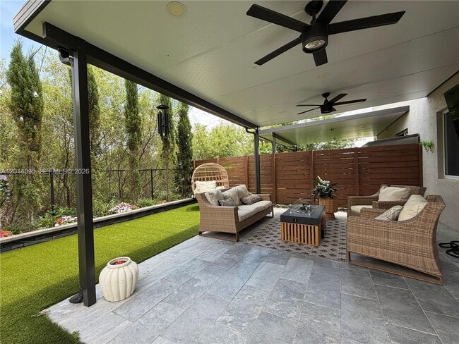 property at 1921 SE 8th Pl