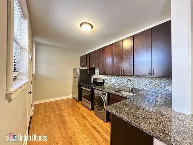 4426 N Wolcott Ave, Unit J05W in Chicago, IL - Foto de edificio - Building Photo