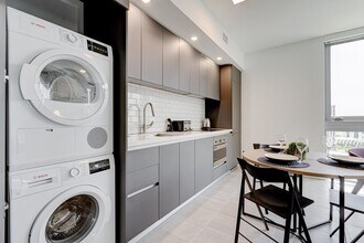 300 NE 2nd Ave, Unit SI ID1058673P in Miami, FL - Foto de edificio - Building Photo