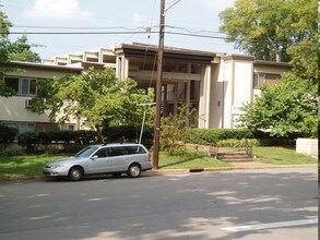 Belmont Place Apartments in Nashville, TN - Building Photo - Building Photo