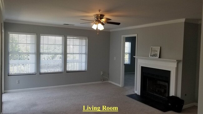 14154 Cuddy Loop in Woodbridge, VA - Foto de edificio - Building Photo