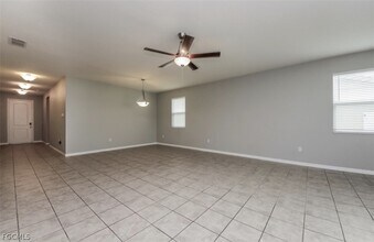 4507 SE 9th Pl in Cape Coral, FL - Building Photo - Building Photo