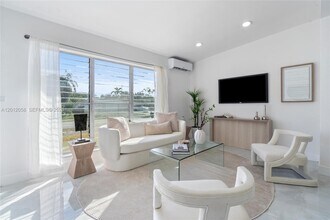 4041 NE 15th Terrace in Pompano Beach, FL - Building Photo - Building Photo