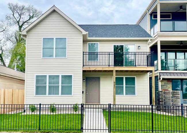 property at 921 Buchanan St