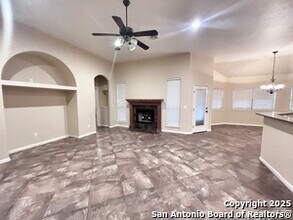 2213 Garden Gate Cir in New Braunfels, TX - Building Photo - Building Photo