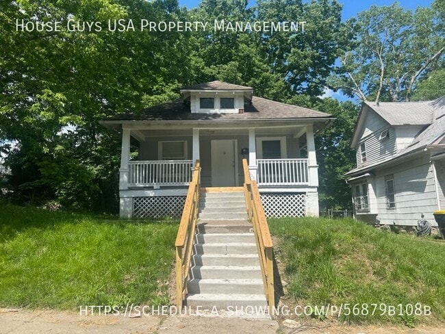 property at 2224 Quincy Ave